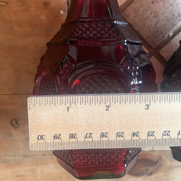 Avon 1876 Cape Cod Ruby Red Wine/Bubble Bath Decanter. Collectable Set/2 - Picture 12 of 12